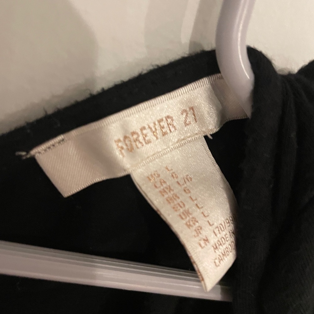 Forever 21 - Picture 3 of 3